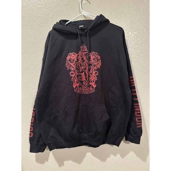 NWOT Harry Potter Hogwarts Gryffindor Quidditch Black and Red Hoodie XL - Picture 1 of 4